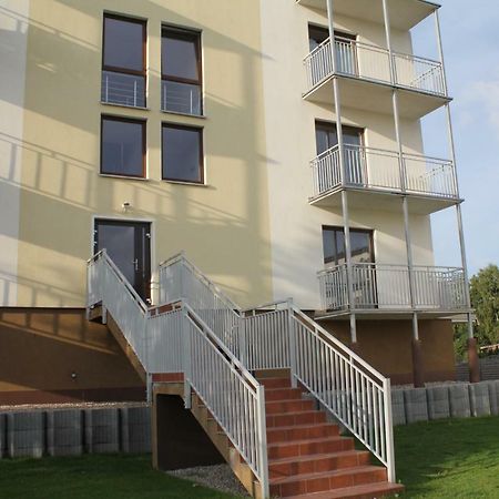 Apartament Kapitanski Bursztynowe Komnaty Darlowko Exteriör bild